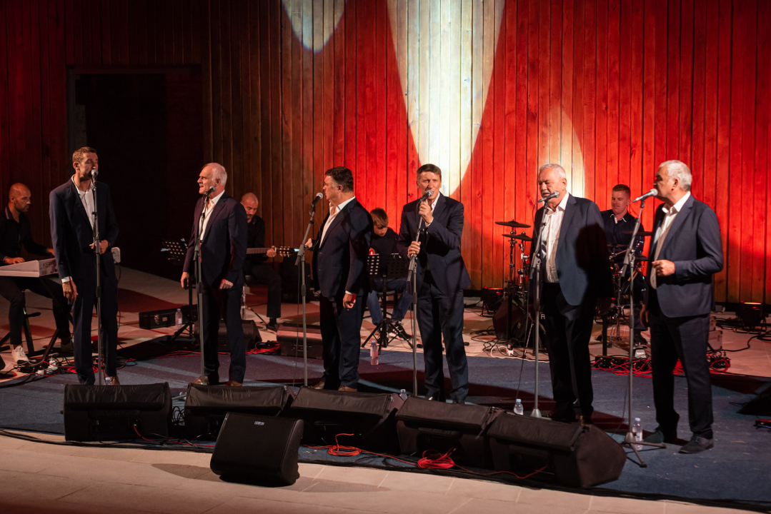 Bralić i Intrade ponovno napunili tvrđavu sv. Mihovila: Pogledajte kako je bilo na koncertu 