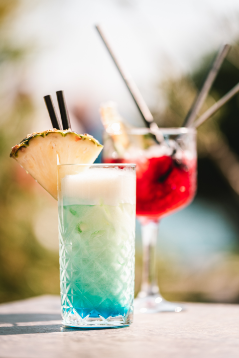 Terasa hotela Jadran ovog ljeta ‘vraćena’ Šibenčanima, a svirke uživo nastavljaju i nakon sezone! 