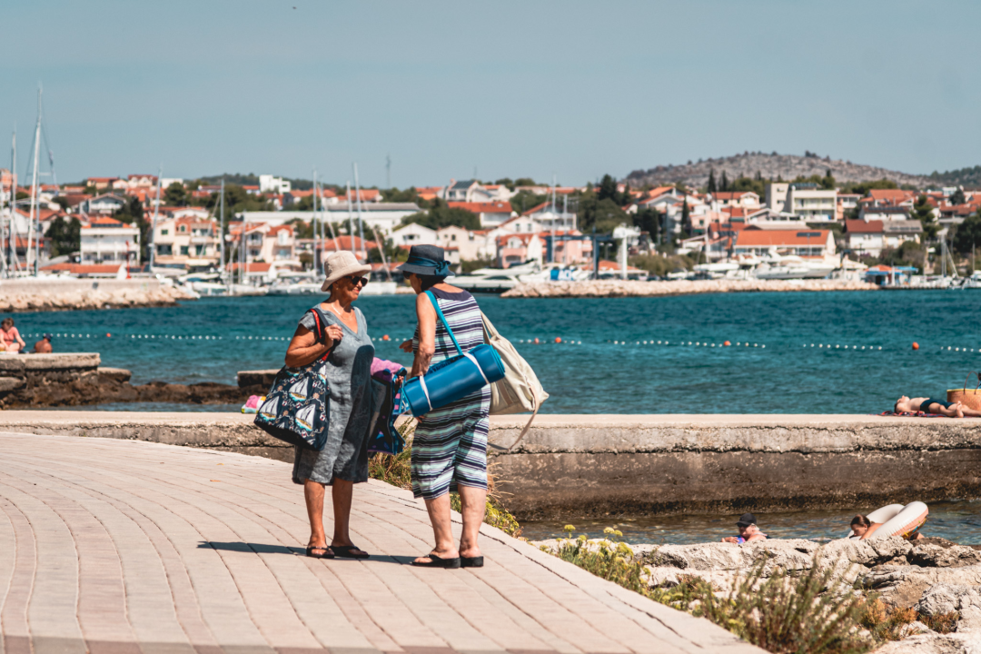 Vodičke plaže i dalje mirišu na ljeto: Mjesta za ručnike ima i viška, u restoranima i barovima stol se pronađe bez problema!