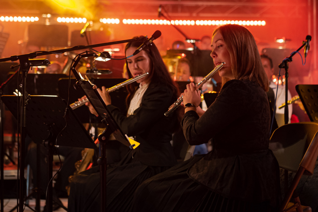 Šibenska narodna glazba i 4 tenora raspjevali publiku za kraj sezone