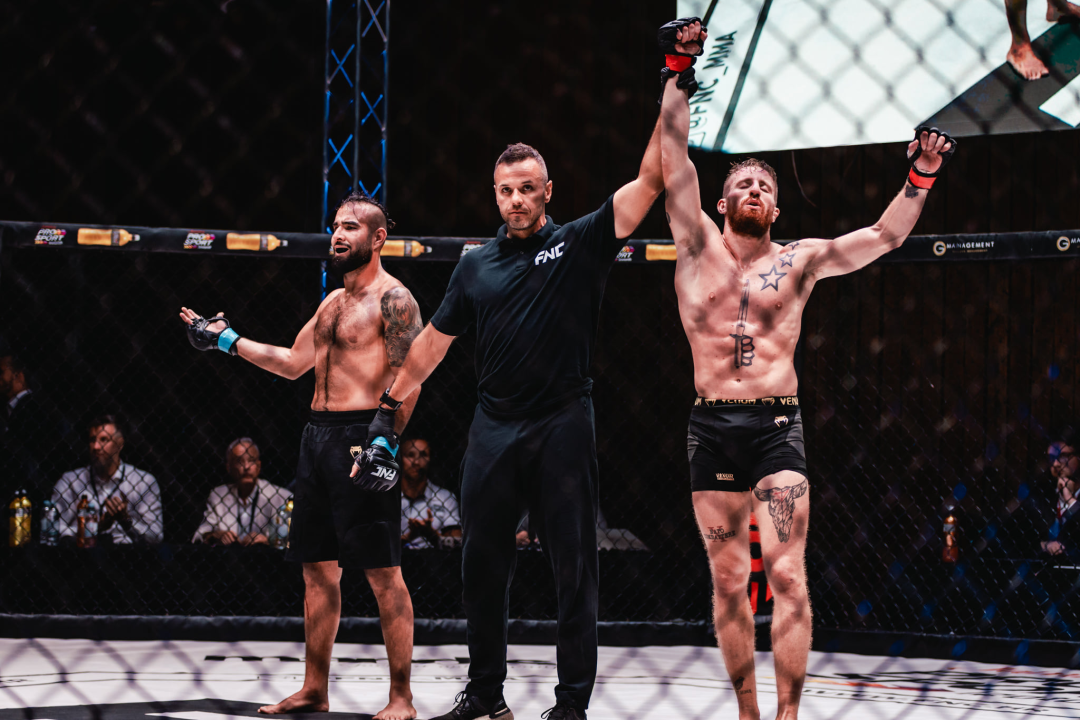 Borilački spektakl na Tvrđavi sv. Mihovila: ‘Croata‘ uspavao Vasu Bakočevića u prvoj rundi borbe 