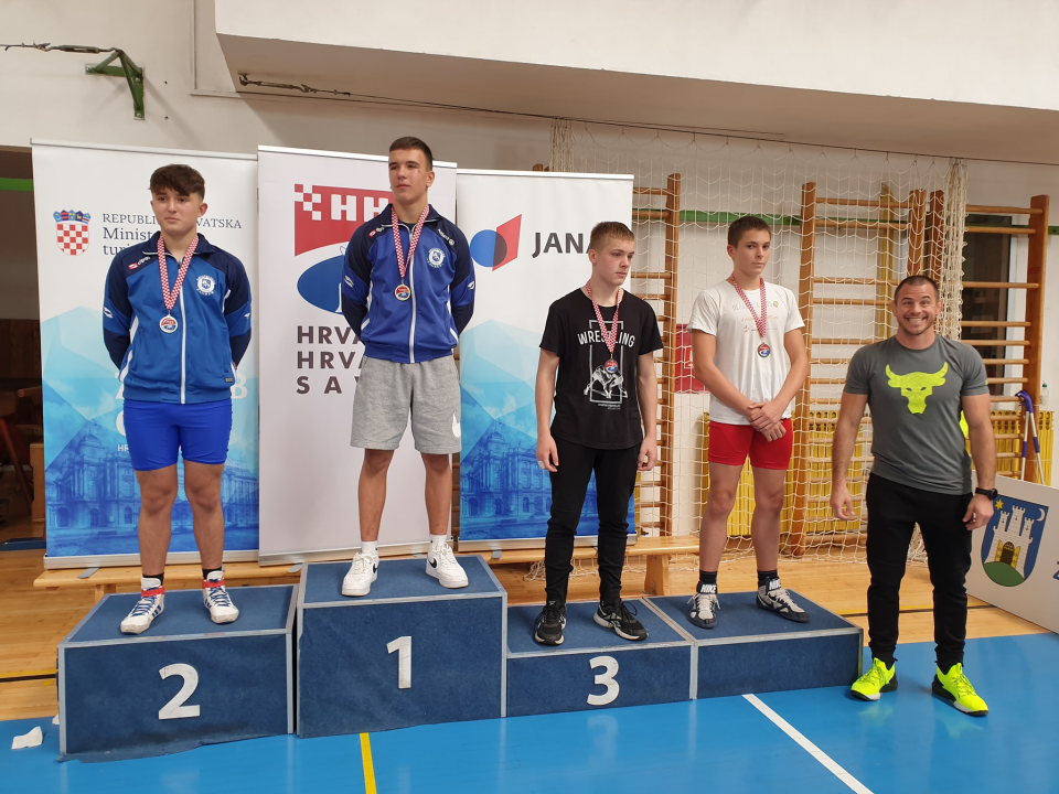Uspjeh šibenskih hrvača na PH: Peto mjesto ekipno, četiri pojedinačne medalje 