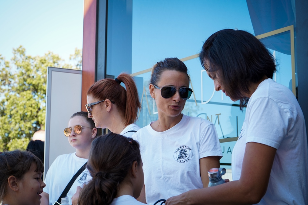 Pogledajte kako je Svjetski dan hodanja obilježen u Pirovcu: Skupljalo se i za pomoć maloj Kiari   