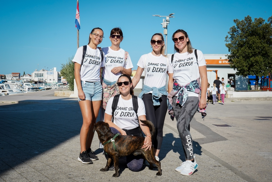 Pogledajte kako je Svjetski dan hodanja obilježen u Pirovcu: Skupljalo se i za pomoć maloj Kiari   