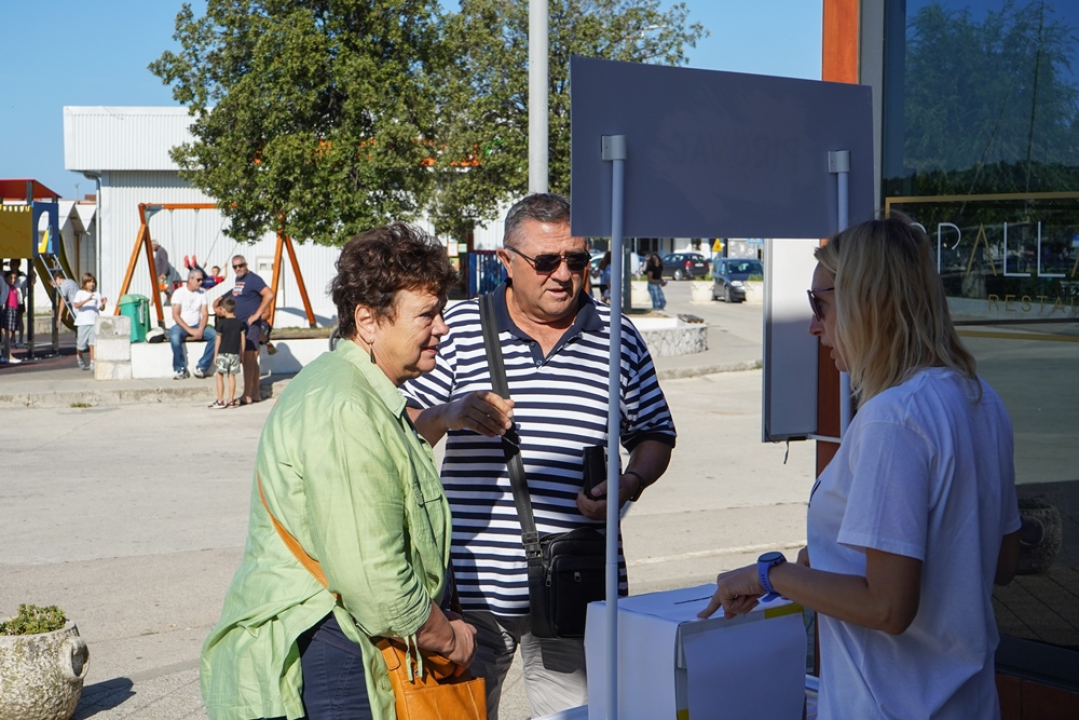 Pogledajte kako je Svjetski dan hodanja obilježen u Pirovcu: Skupljalo se i za pomoć maloj Kiari   