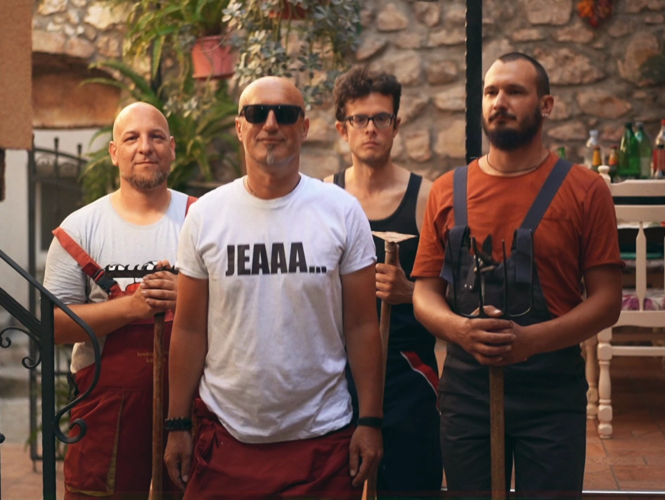 Teški osjećaji objavili singl ‘Susjeda’, u spotu glumi Dania Obratov, nizozemska reprezentativka u sanjkanju!