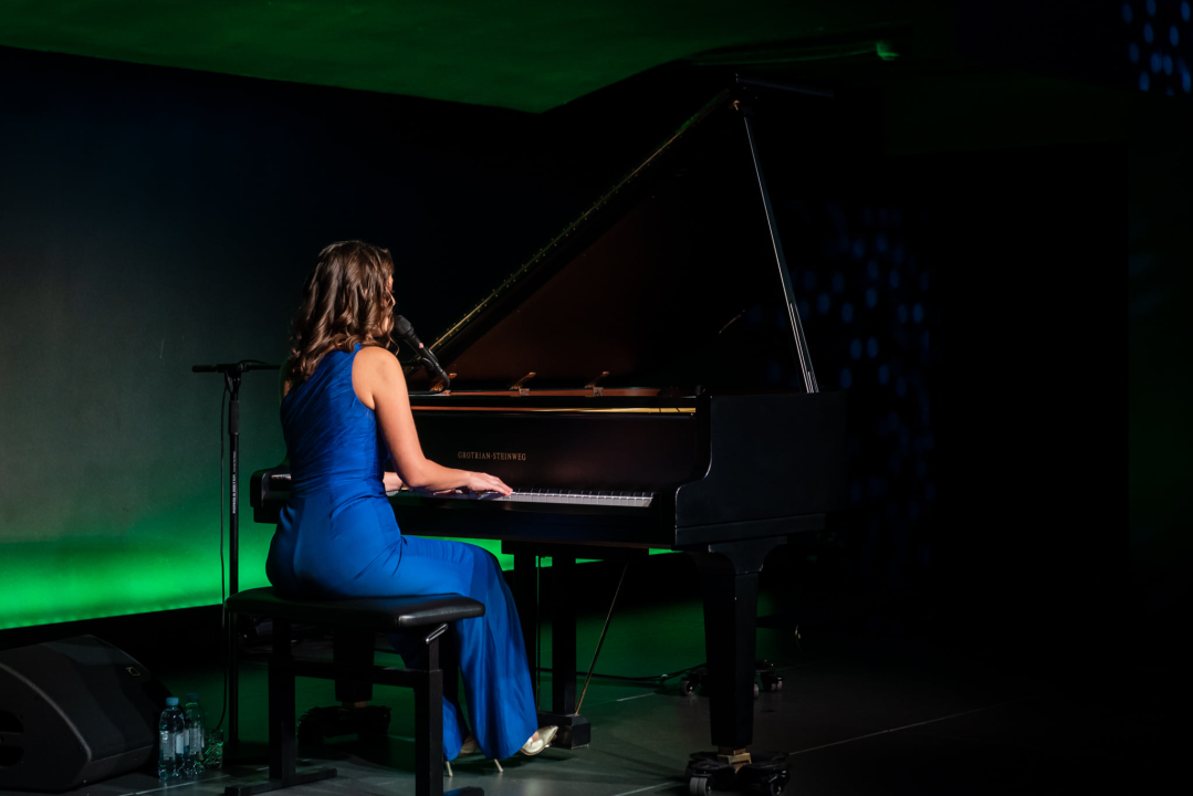 Ljubitelji jazza došli na svoje u Kući umjetnosti Arsen: Pogledajte kako je bilo na koncertu Lane Janjanin  