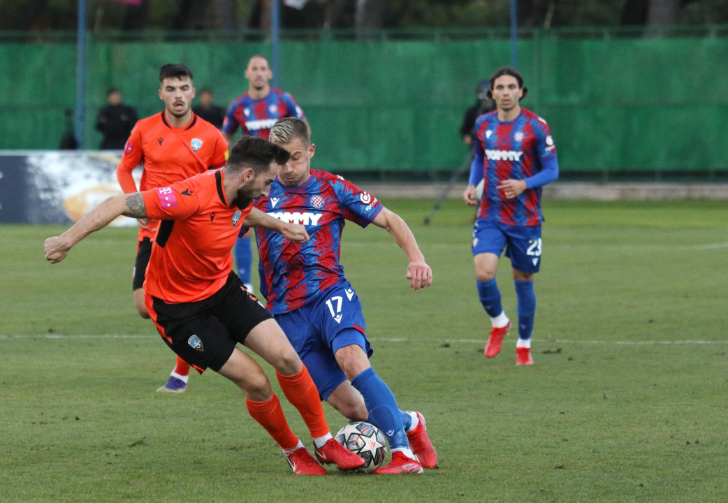 Pobjeda koja se čekala 14 godina: Mina i Ćurić 'minirali' Hajduk i donijeli veliko slavlje na Šubićevac 