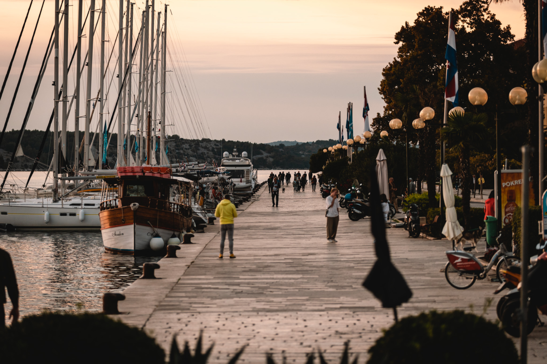 Jesenska idila u Šibeniku: Nema rijeke turista, ali grad je daleko od pustoši!