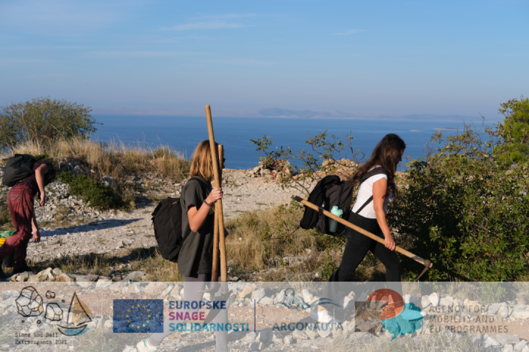 Mladi iz europskih zemalja mjesec dana radili na Murteru: Iza njih ostale nove pješačke staze i prebojane klupe