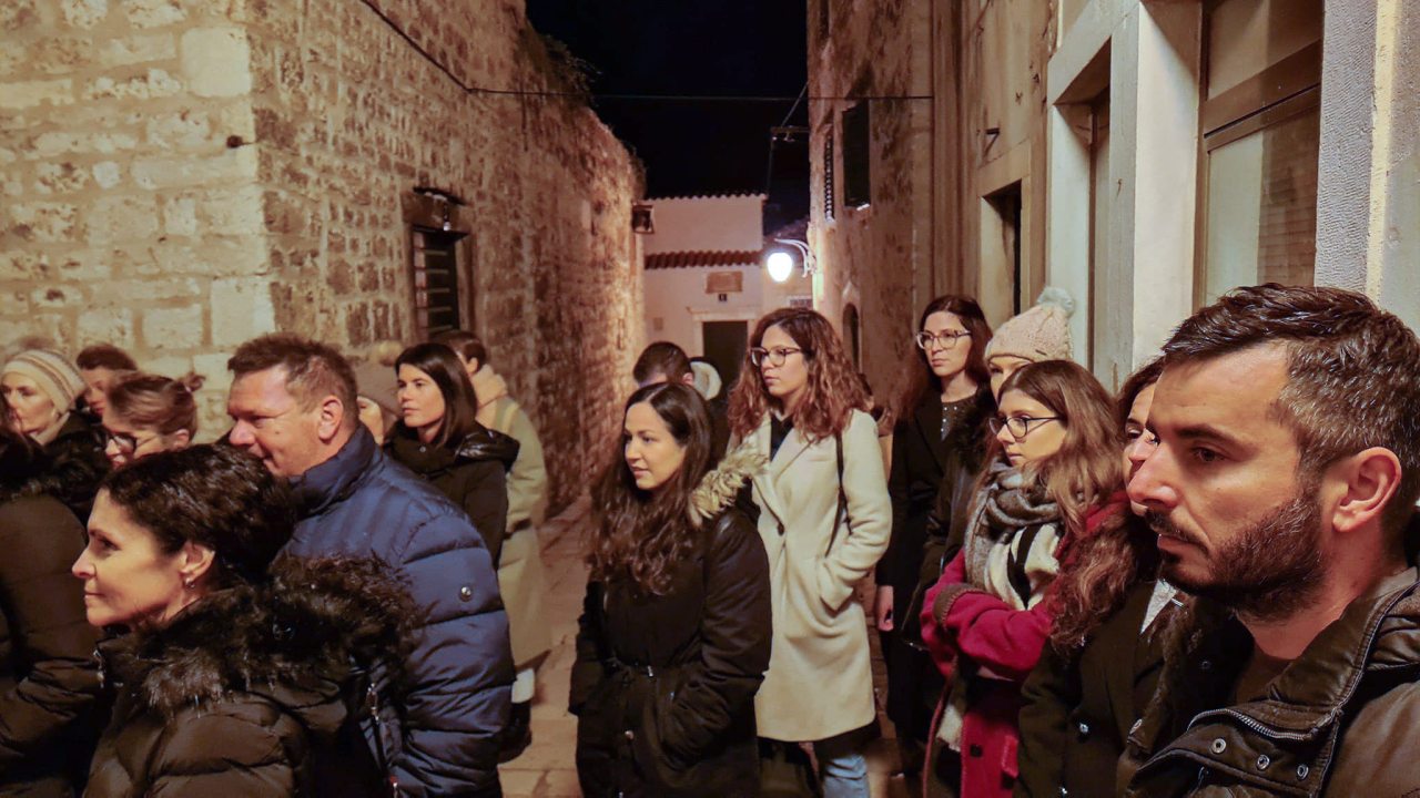 Đir srednjovjekovnim Šibenikom je pun pogodak! Hladna sirotišta, lazareti, mistični samostani, kuga, lov na vještice, iskapanje vukodlaka...