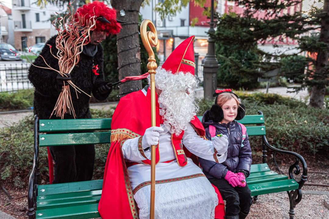 Sveti Nikola u Adventurinom Parkiću razveselio najmlađe Šibenčane 