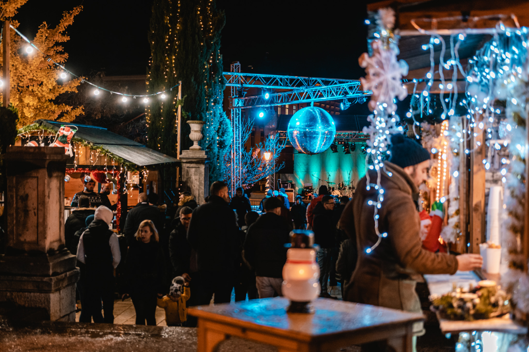 Kralj prvih plesova svojim baladama ugrijao srca Adventurista u Parkiću