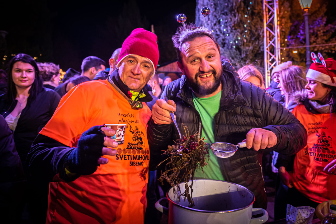 'Grandece od cukra', predvođene popularnom Duki, ispekle najbolje fritule na Frituladi u đardinu 