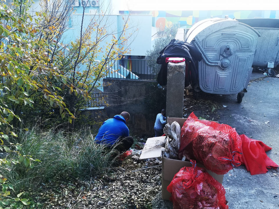 Dvojica Šibenčana čistila smeće kod dječjeg vrtića na Vidicima, akcija se nastavlja sutra