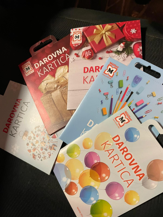 Šibenski HDZ-ovci u prosincu prikupili donacije za obitelji u potrebi: Podijelili hranu, bonove, grijalice, platili račune...