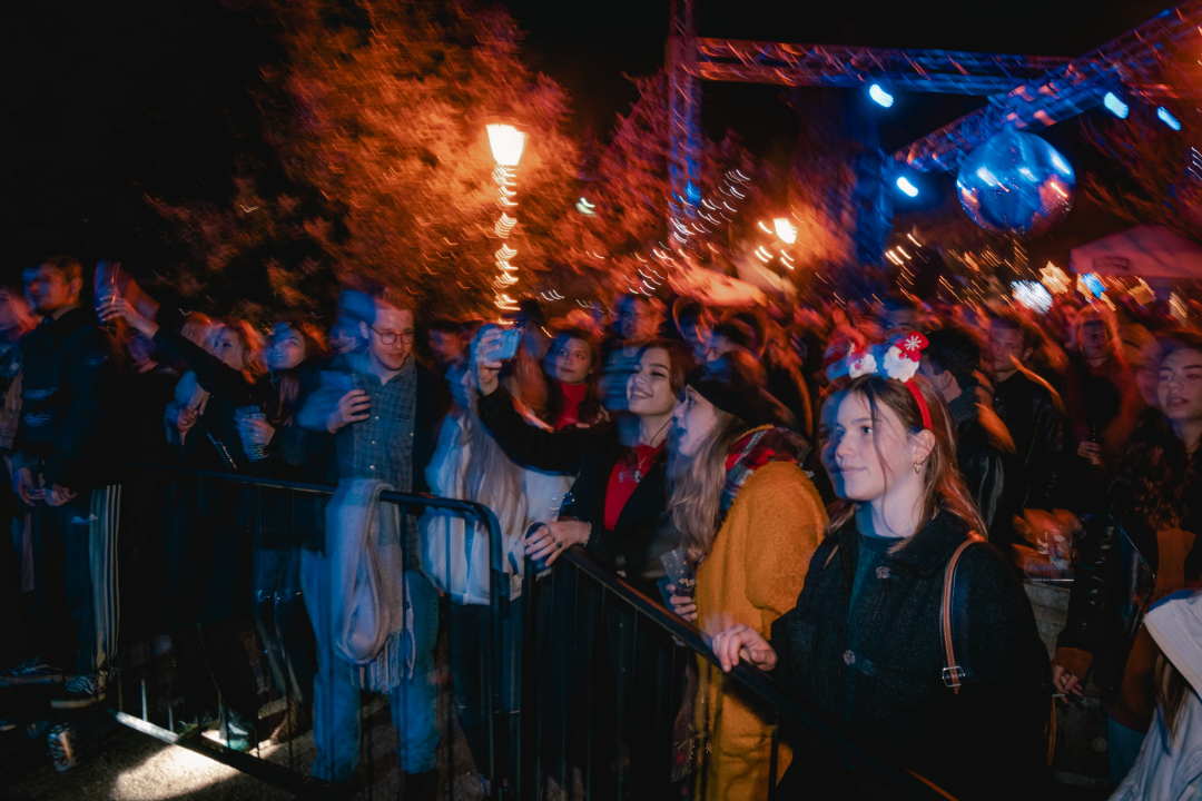 Svemirko i PARK kontra atmosferskih neprilika: U đardinu je sinoć bilo ludilo, pogledajte atmosferu  