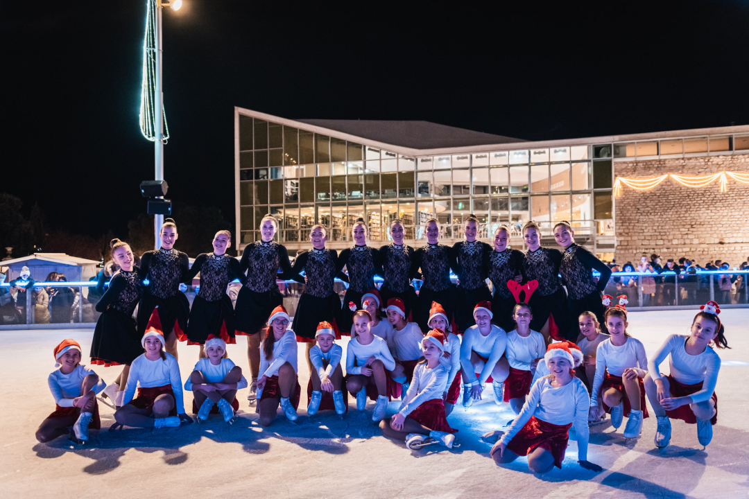 Ledeni spektakl na Vitićevom moru: Zagrebačke pahuljice očarale Adventuriste u Šibeniku 