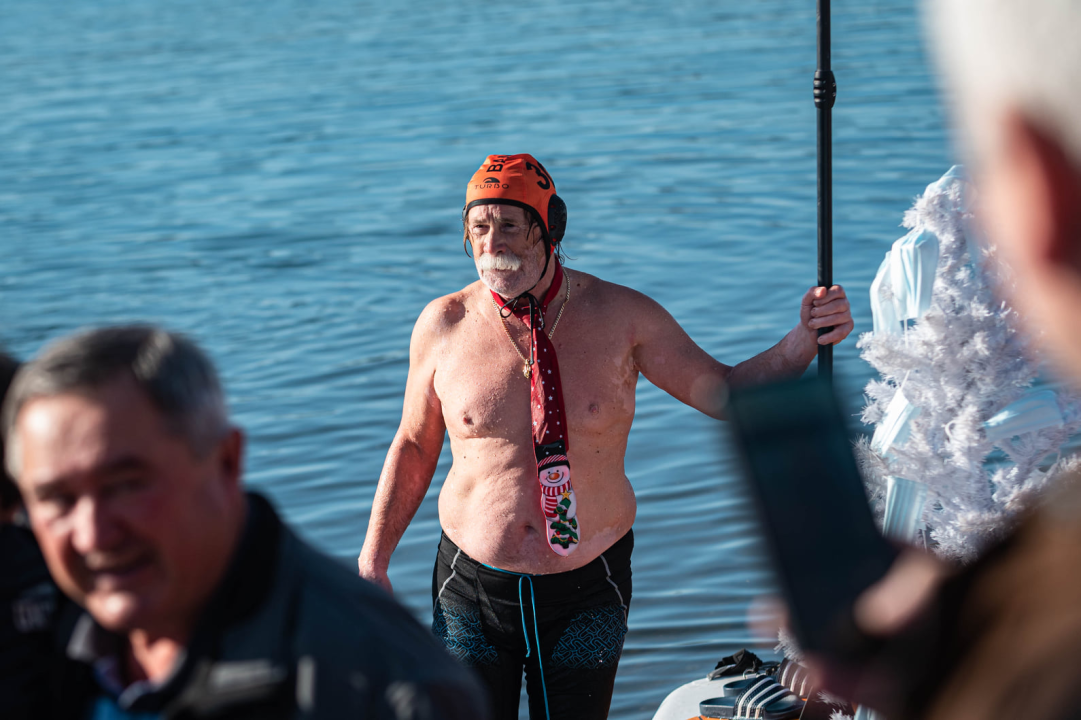 Odvažnih 12 okupalo se na Banju u podne na samu Novu godinu: 'Ovo nije hladna voda'