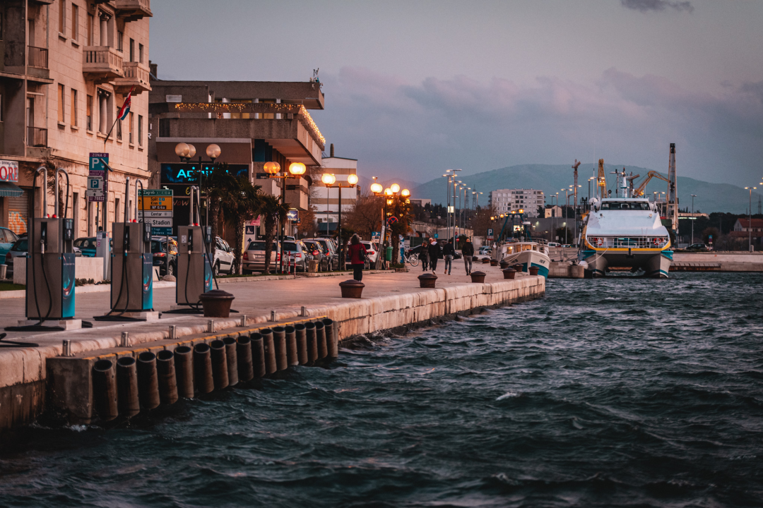 Kad jugo okrene na buru prije zalaska dobijemo savršene boje i labuda koji pozira