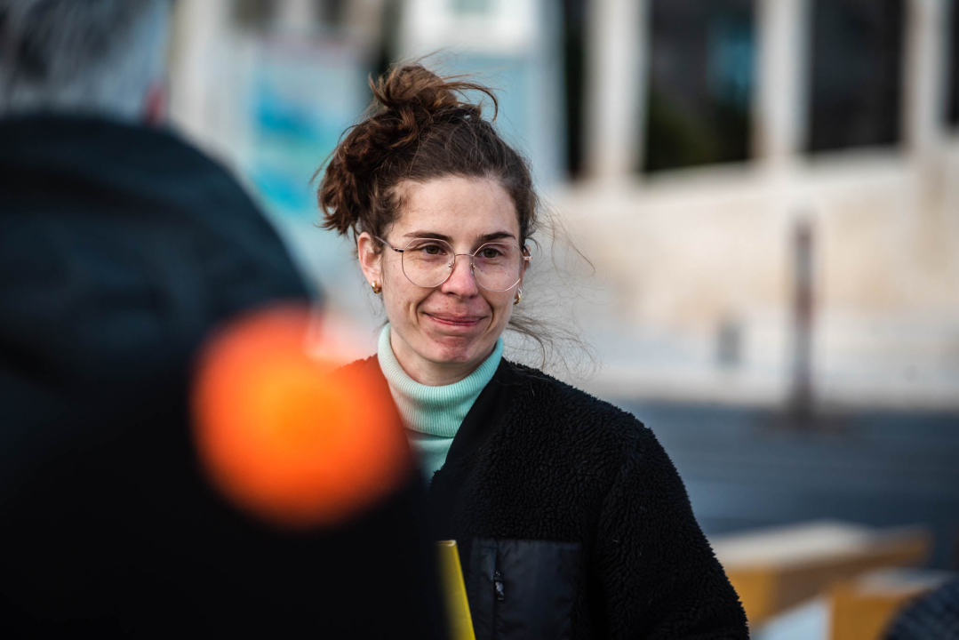 Tridesetak Šibenčana okupilo se na Poljani: Mirno se prosvjedovalo protiv rata u Ukrajini 