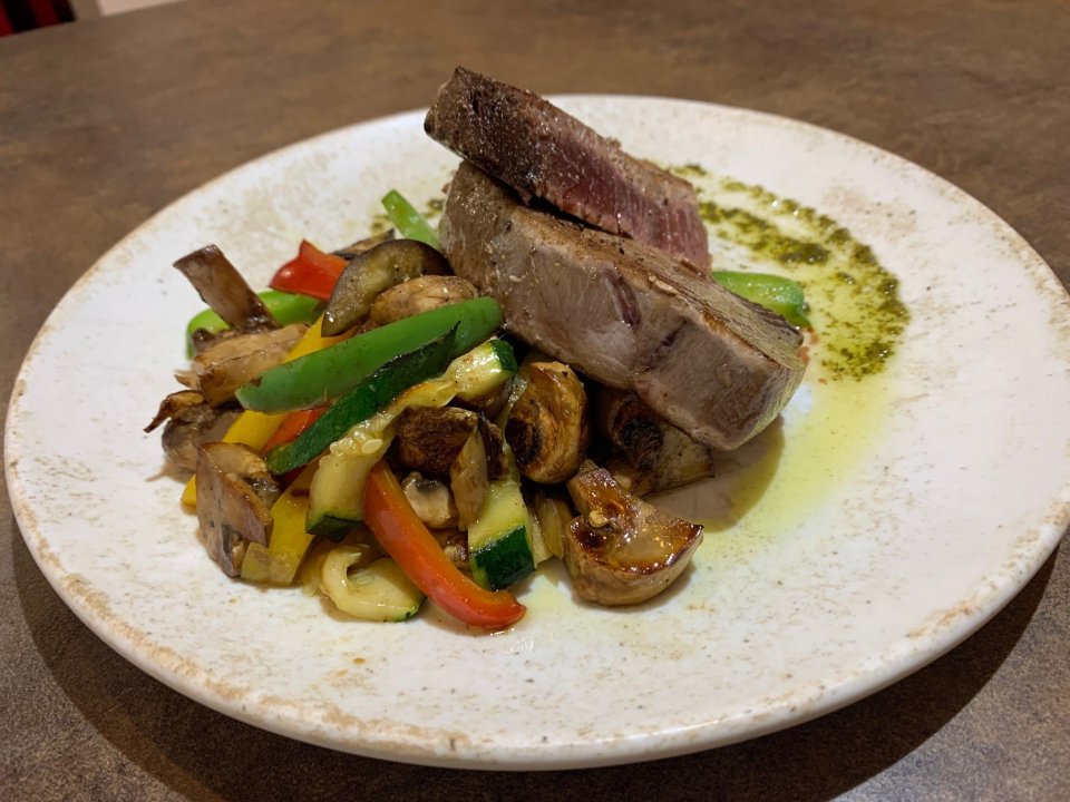 Posjetite bistro Bava i uživajte u bogatom izboru hrane i pića!