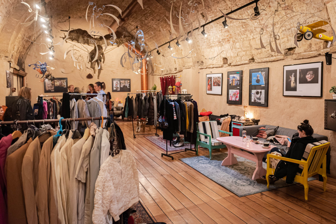 Na Buvljaku u Azimutu danas se dalo ugrabiti itekako dobrih komada odjeće: Donosimo fotogaleriju 