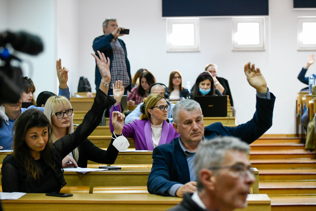 Petrina i Jelić su se poprilično natezali, ali točke dnevnog reda Županijske skupštine na brzinu su izglasane 