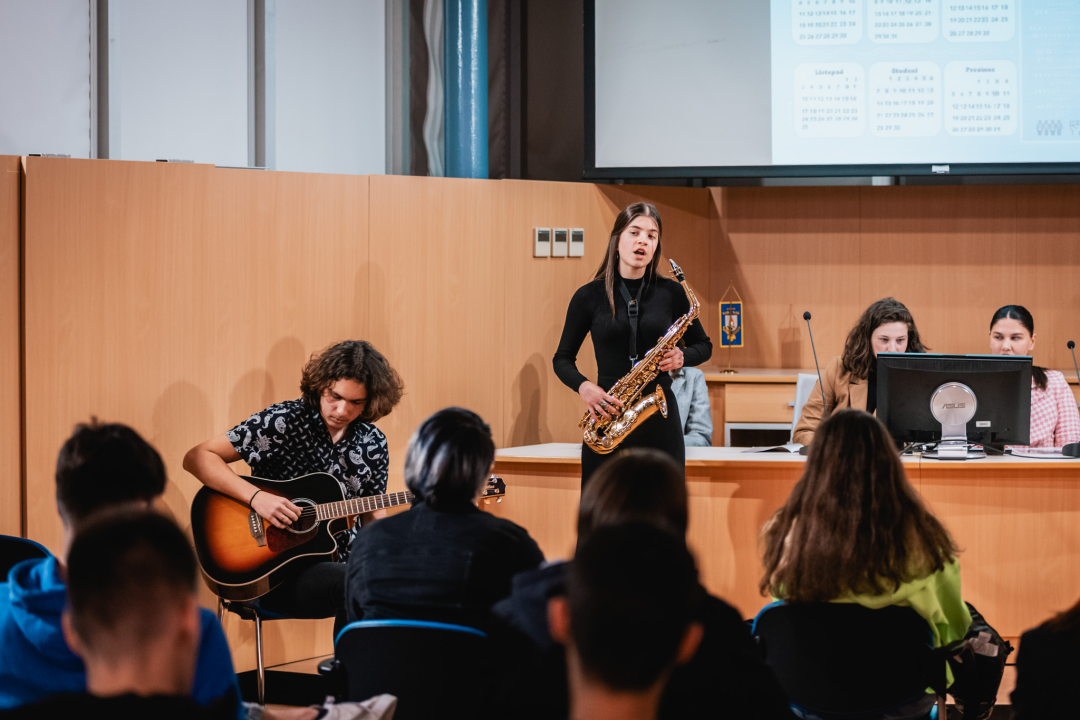 Gimnazijalci predstavili jubilarni 20. broj Pegle: ‘Pandemiju smo kompletno zanemarili i odahnuli od svega’