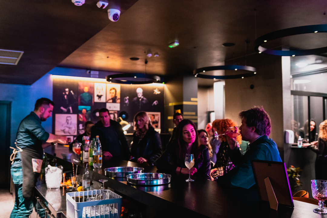 Spektakularne slike na pozornici Arsena: 'Boginja gitare' Kaki King u Šibeniku doslovno obojala zvuk!