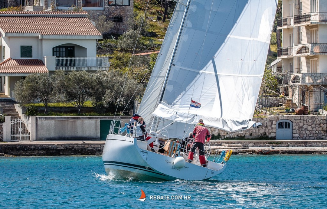 18. Zlarinska regata krstaša: Ukupni pobjednik je posada Gringo 3 iz Zadra