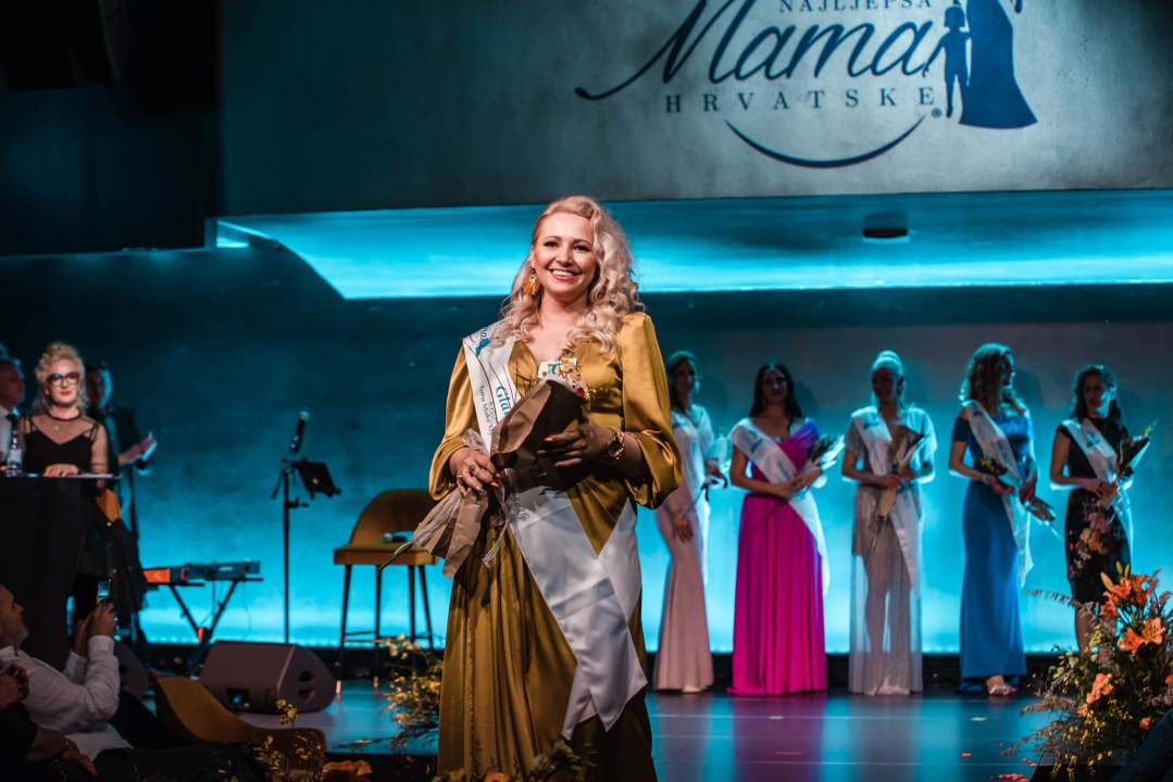 Božena Bajalica najljepša je mama Hrvatske u kategoriji 'dijamant' 