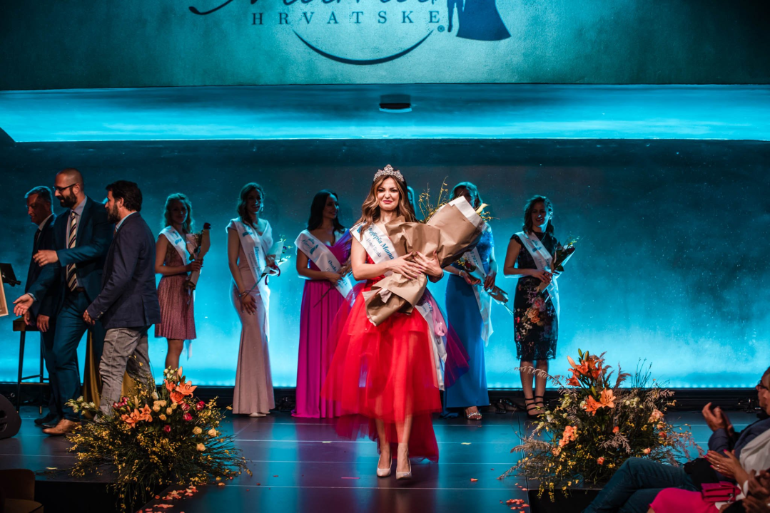 Božena Bajalica najljepša je mama Hrvatske u kategoriji 'dijamant' 