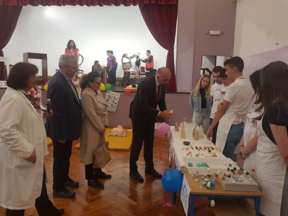 U Gimnaziji Antuna Vrančića održan Festival znanosti: 'Drago mi je vidjeti veliki interes učenika za prirodne znanosti'