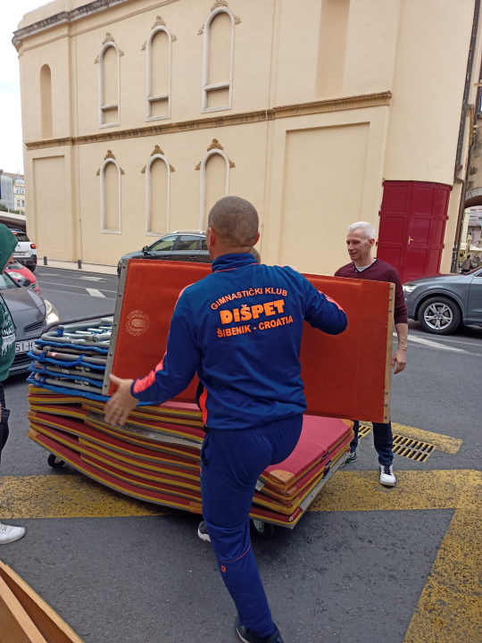 U Šibenik stigla vrijedna gimnastička oprema iz Nizozemske