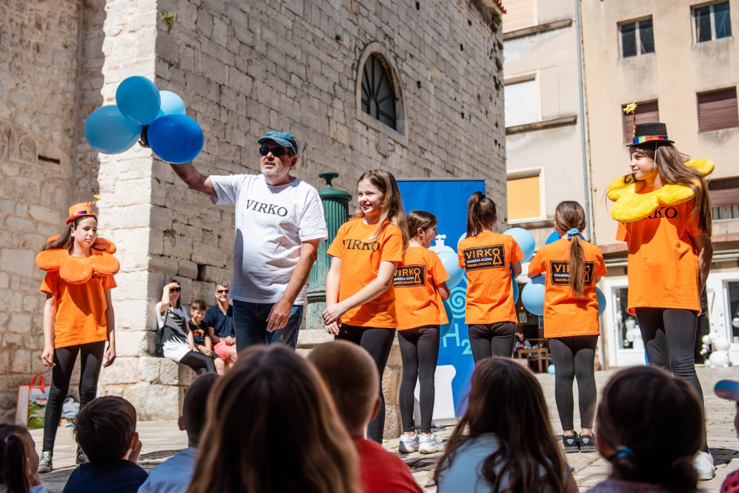 Na današnji dan prije 143 godine Šibenik se po prvi put napio pitke vode s javne špine na Maloj loži 