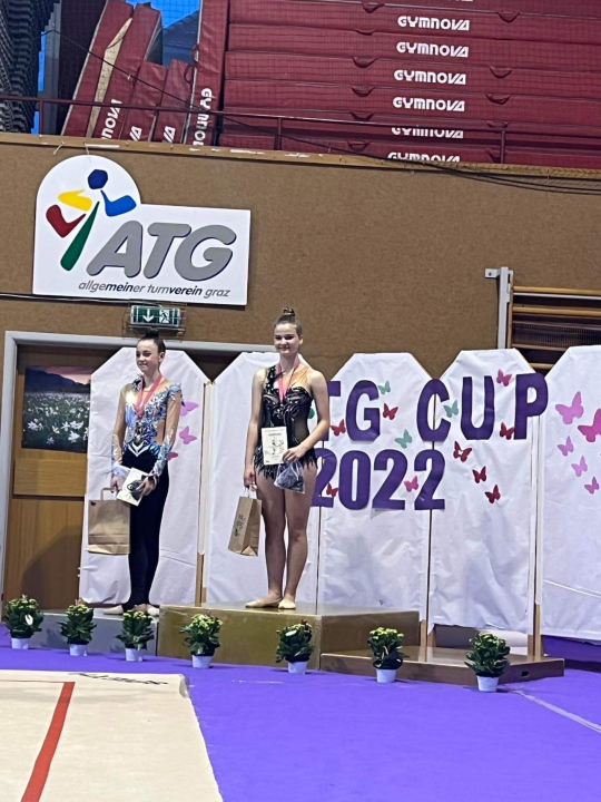 Šibenske ritmičke gimnastičarke vratile se s pregršt medalja iz Graza