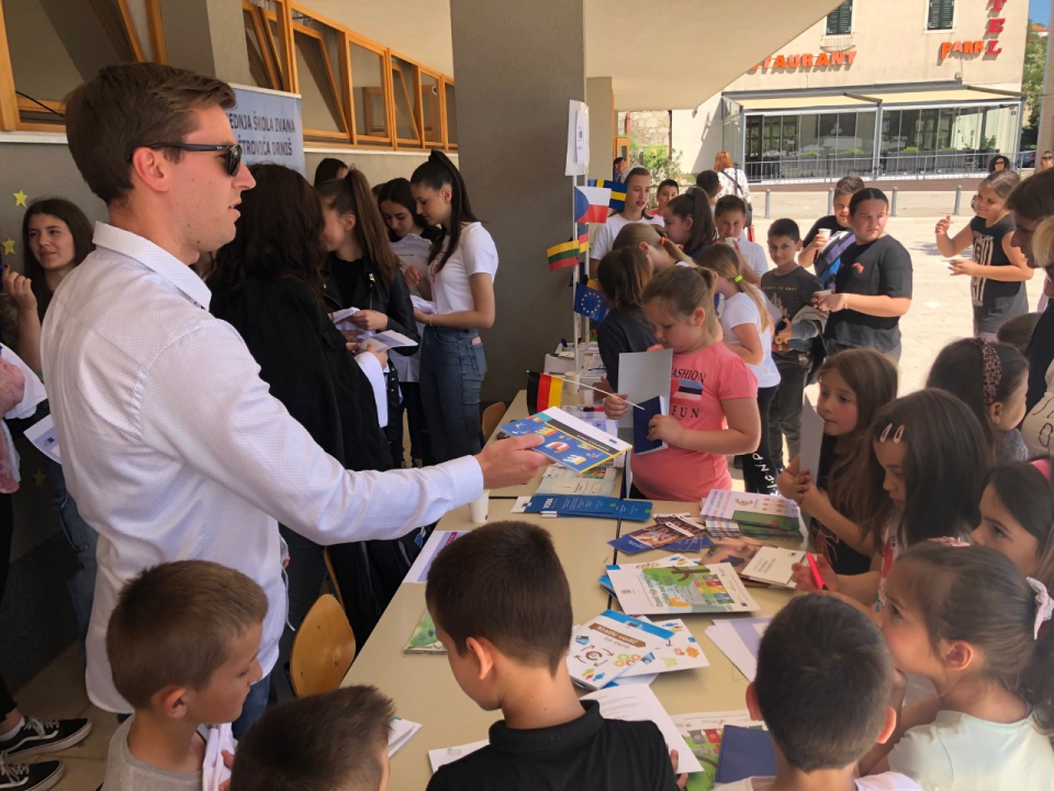 Dan Europe obilježili ambasadori SŠ Ivana Meštrovića s Glazbenom školom Krsto Odak i Europe Direct ŠKŽ