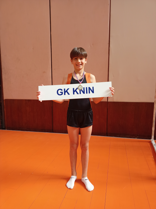 Nikola Čeko srebrni: Prva medalja za mušku sportsku gimnastiku u Kninu