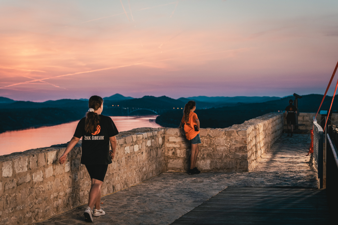 Basket se na Mihovilu i sinoć igrao pred gotovo praznim gledalištem, ako izuzmemo igrače!