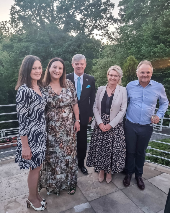 Uspješna tvrtka Karl Dietz iz Kijeva organizirala gala događaj u rezidenciji češkog Veleposlanika! 