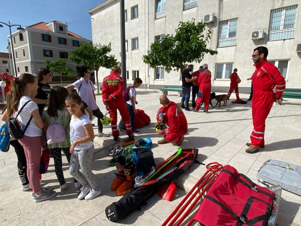 U Drnišu održana smotra operativnih snaga civilne zaštite