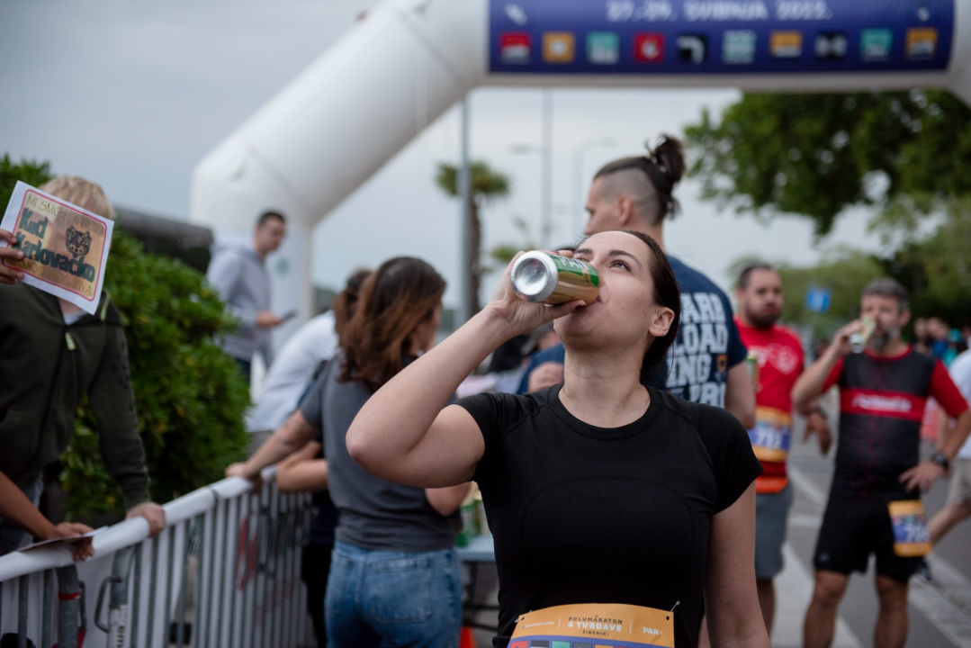 Imamo pobjednike održane Pivske milje: Pogledajte kako je sinoć bilo na šibenskoj rivi  