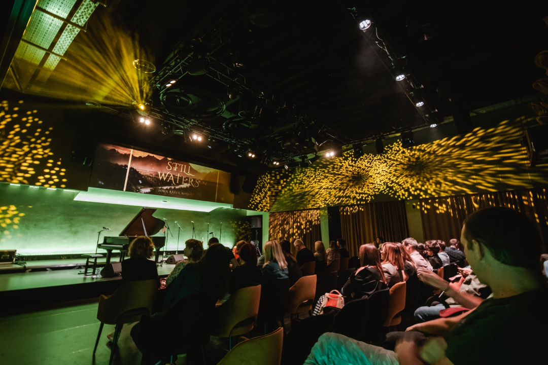 J.R. August u Arsenu predstavio hvaljeni album 'Still Waters': Priključio mu se i zbor