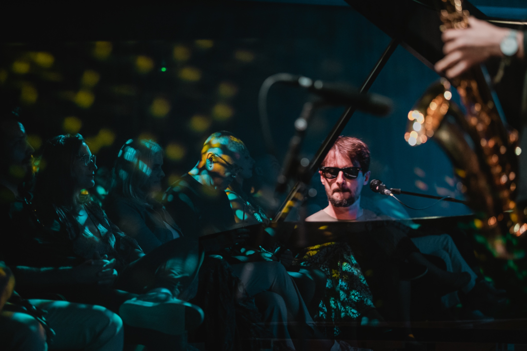 J.R. August u Arsenu predstavio hvaljeni album 'Still Waters': Priključio mu se i zbor