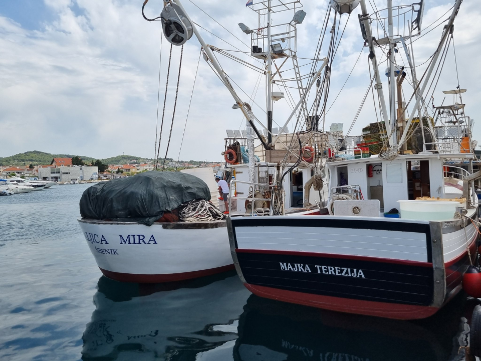 U Tribunju održana peta akcija čišćenja ribarske luke 'Zajedno smo jači' 