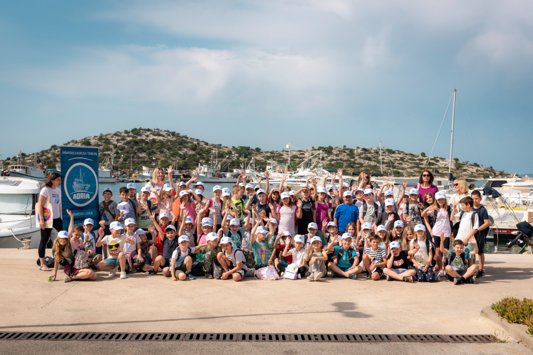 U Tribunju održana peta akcija čišćenja ribarske luke 'Zajedno smo jači' 
