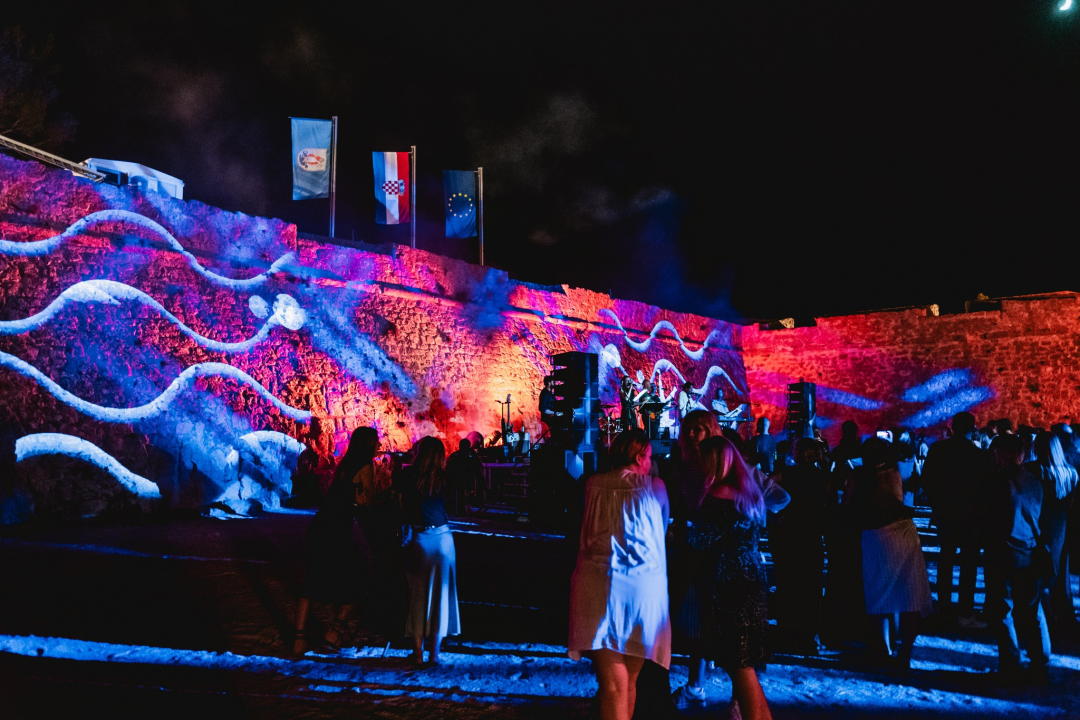 Prvi koncert na sv. Ivanu: Šibenčani uživali u hitovima grupe Pavel