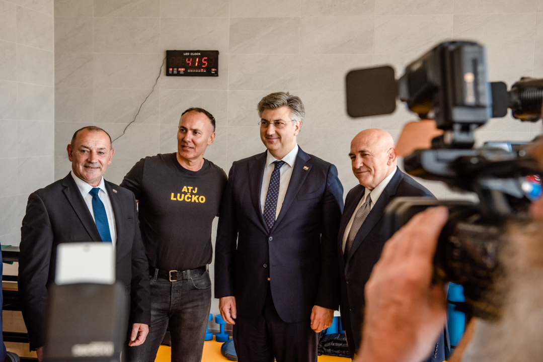 Premijer Plenković otvorio Veteranski centar u Šibeniku: 'Ovo izgleda moćno' 