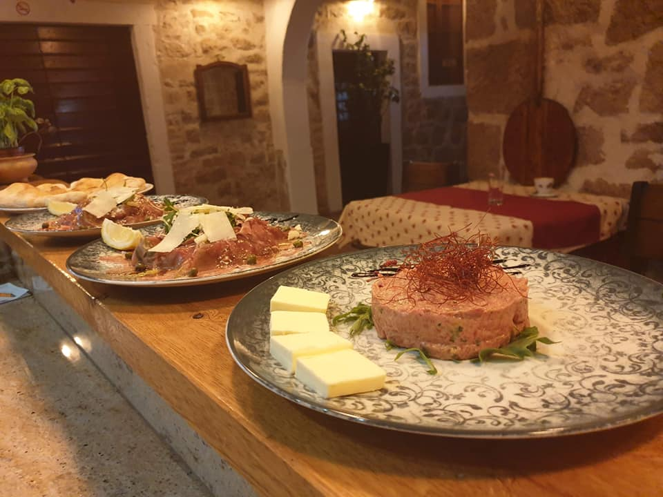 Zabavite se uz popularne Diktatore ovog petka u Makine!